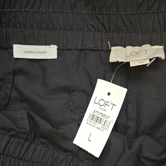 LOFT Classic Black Women's Cargo Shorts Size Large - Picture 3 of 5